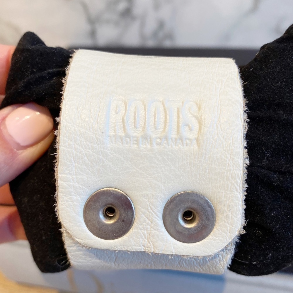 𝅺ROOTS Reversible leather CUFF monogrammed “R” - Picture 4 of 6